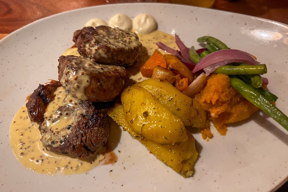 Dinner at the The Lookout Cafe - Wild Horizons