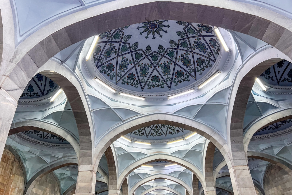 Alisher Navoiy (Алишер Навоий) station