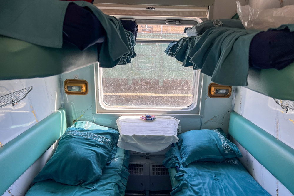 Coupe room скорый 054Щ (ск) train NUKUS → TASHKENT