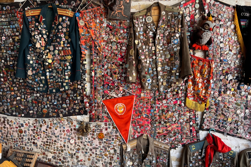 Antique Store near Chor Minor Monument 