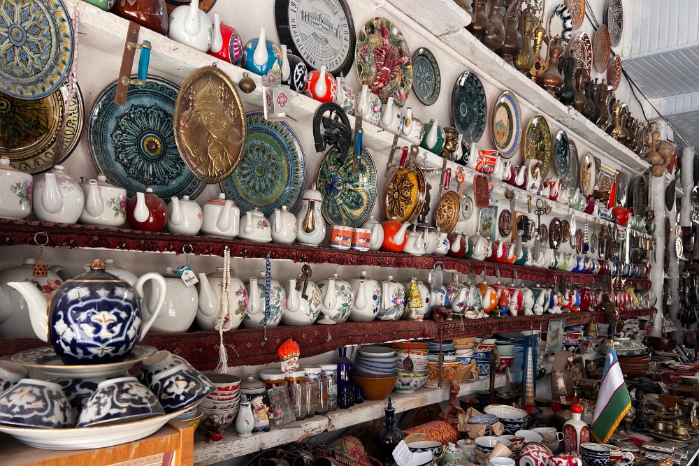 Antique Store near Chor Minor Monument 