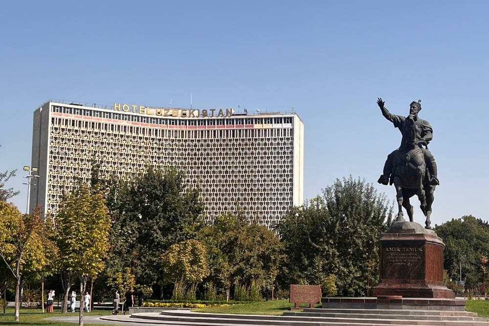 Hotel Uzbekistan and Amir Temur