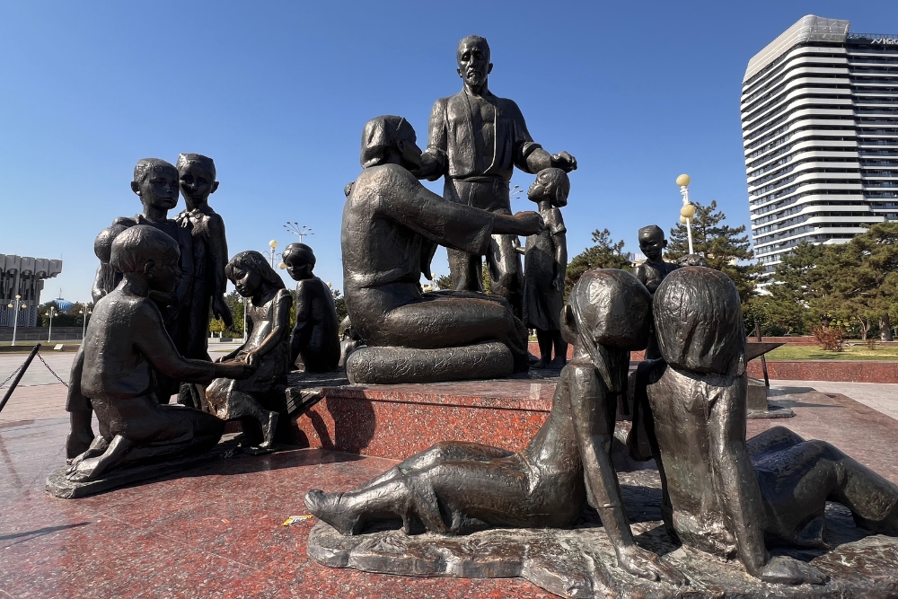 Monument of Friendship in Tashkent, Uzbekistan