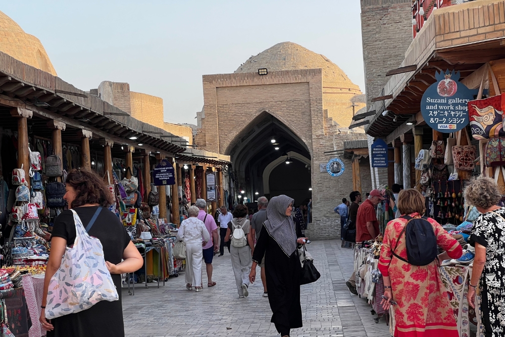 Taqi-Telpakfurushon Market