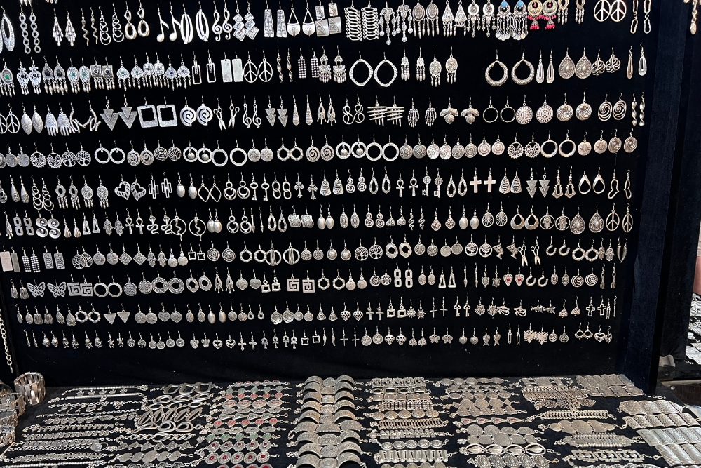 silver jewelry Taqi-Telpakfurushon Market
