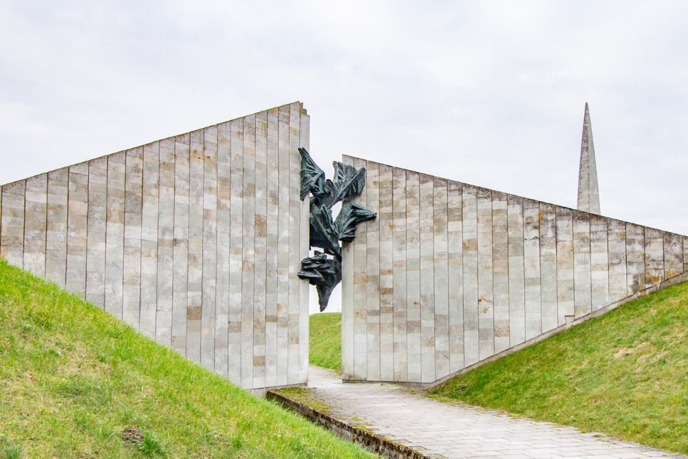 ERR News Maarjamäe Castle and Memorial