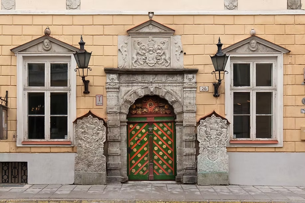 House of the Blackheads Mustpeade Maja