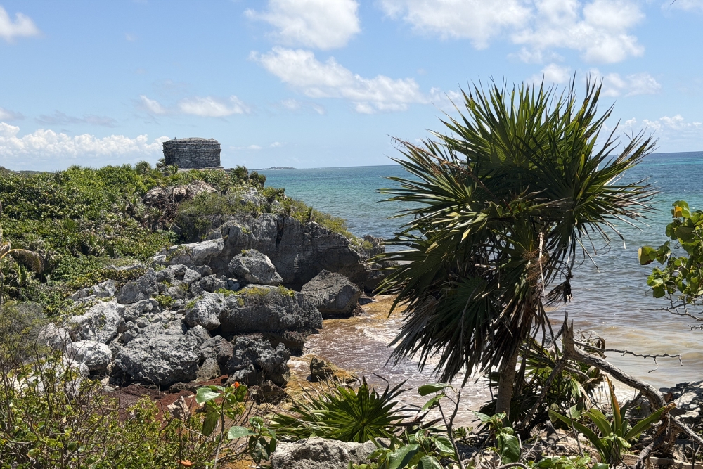 Templo del Dios del Viento Temple of the Wind God Tulum ruins 1