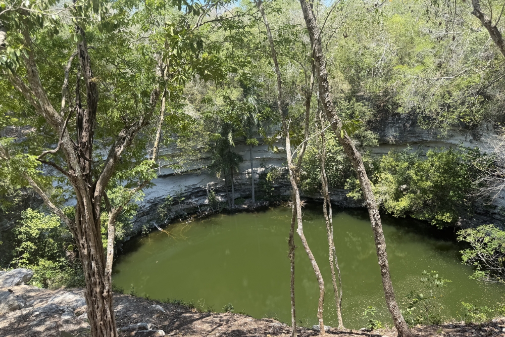 The sacred cenote Chichén Itzá
